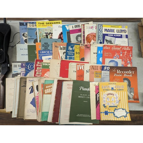 283 - Collection of assorted sheet music to include Carpenters, Times Beatles song book, Donny Osmond, Mau... 