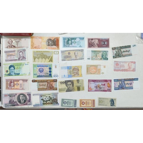 189 - Collection of 50 x uncirculated world bank notes