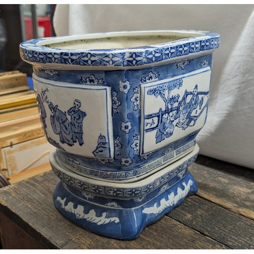 352 - 26.5 x 23 x 23.5 cm blue and white Chinese porcelain planter with stand