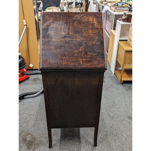 358 - 45 x 43 x 83 cm vintage HMV wind up cabinet gramophone in good working order PLUS box of assorted mo... 