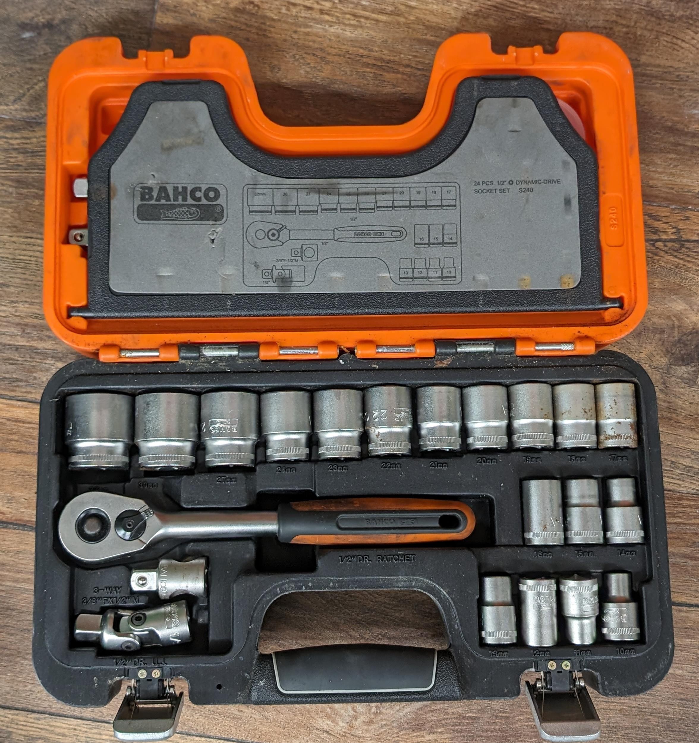 Hardly used Bahco socket set in case