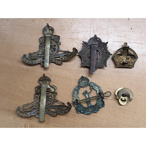 216 - 5 x assorted military cap badges and vintage enamel Royal British legion lapel pin