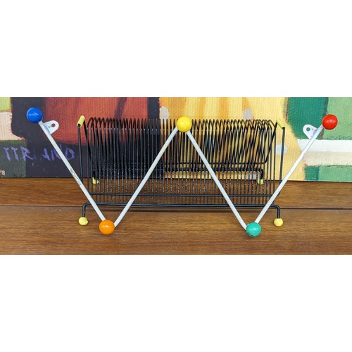 233 - 1960's retro Sputnik coat hanger and vinyl single music rack