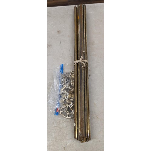 324 - Bundle of 14 x vintage 63.5 cm brass stair carpet rods and clips - enough for 9 stairs