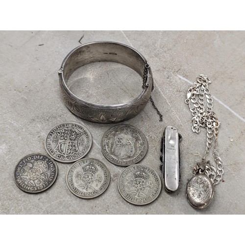 218 - Small bundle of silver jewellery, purse knife and UK coins - 121.1gm
