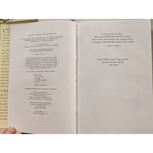 55 - The black ship, the quest to recover an English pirate ship and its lost treasure - Barry Clifford, ... 