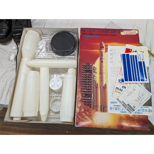 55 - Boxed 1/48 Chang Zheng 2 (CZ 2E) rocket launch vehicle model kit