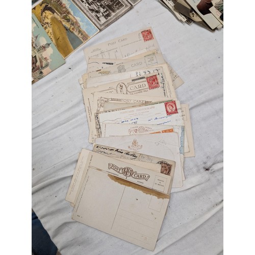 249 - Nice collection of 100 x assorted vintage post cards dating early 1900's onwards