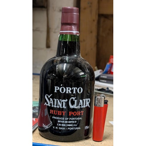 2 - Unopened bottle of Porto Saint Clair 75 cl ruby port