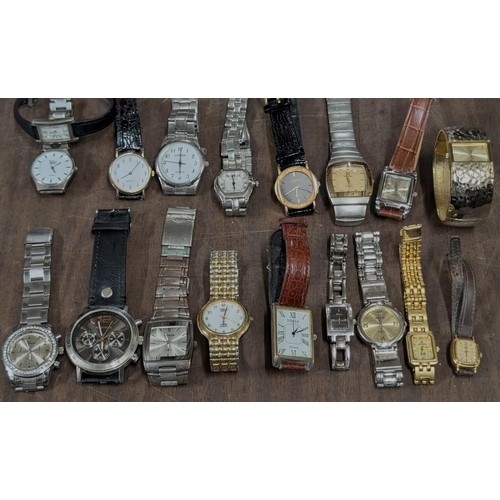 41 - Small bundle of assorted ladies and gents wrist watches - nearly all working