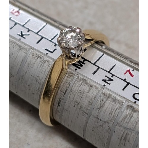 493 - Hallmarked 18 carat gold and diamond solitaire ring size M - 3.1 gm