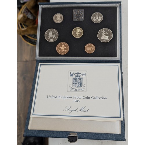 364 - Royal Mint 1985 deluxe UK proof coin set in case