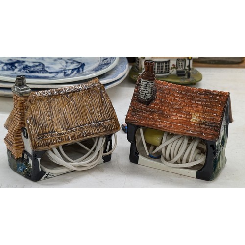 389 - 2 x Derek Fowler studio cottage table night lights - The Royal Oak & Antique Shop