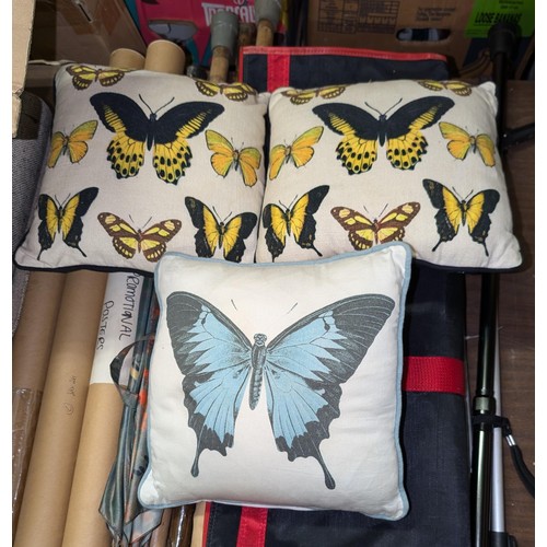 189 - Pair of plus one similar 11 x 11