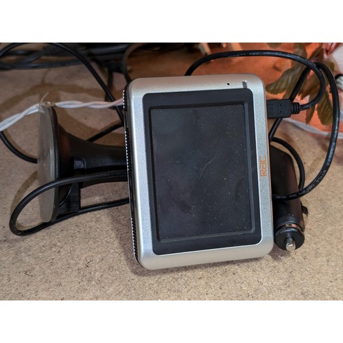 209 - RAC sat nav with suction holder and 12 volt charger