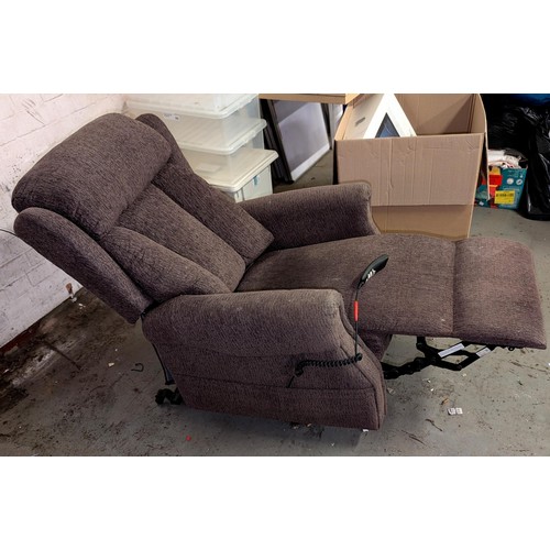 195 - Electric rise and recline disability chair