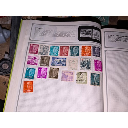 139 - Safari stamp album with stamps