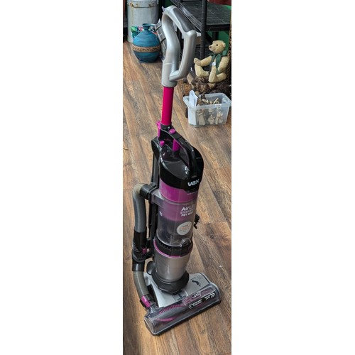 78 - Working Vax Airlift, steerable bagless upright vac with tools