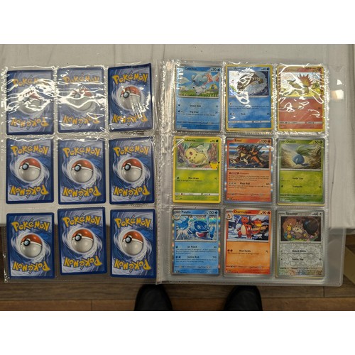 72 - Folder of 135 x assorted Pokemon trading cards