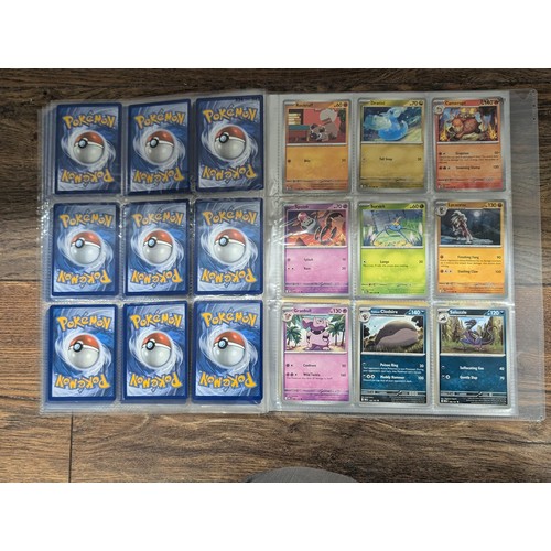 72 - Folder of 135 x assorted Pokemon trading cards