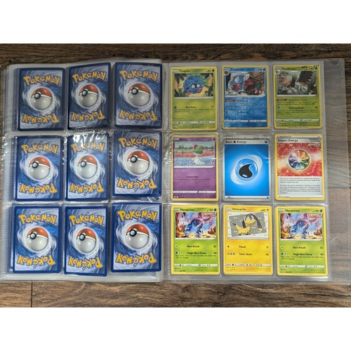 72 - Folder of 135 x assorted Pokemon trading cards