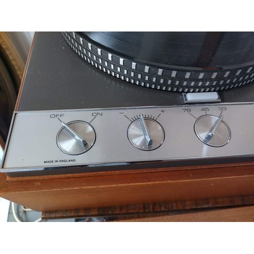 480 - Vintage and desirable Garrard 401 record player with Acos lustre precision pick up arm. Original and... 