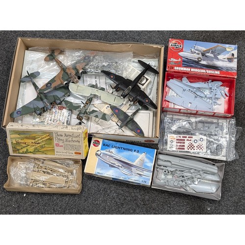 32 - Box of built model Airplanes bundle in varying conditions 3 x boxed and 1 x loose unboxed