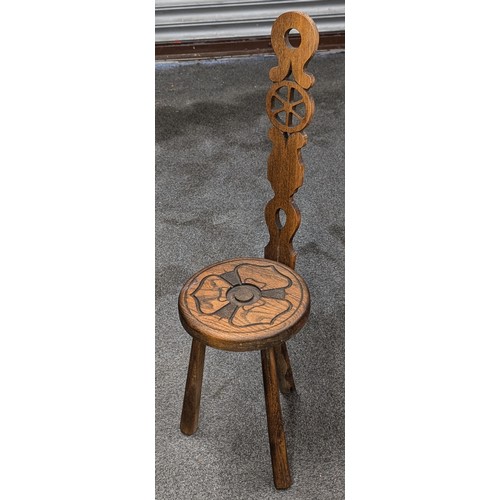 238 - Nicely carved seat vintage spinning chair