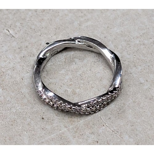 580 - 14K stamped white gold twist dress ring size L - 2.5 gm