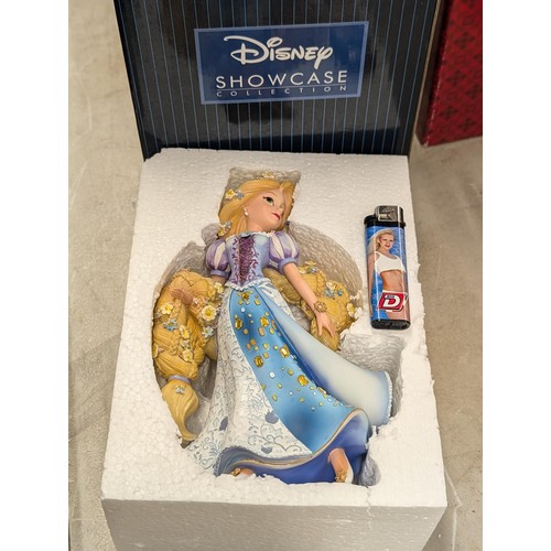 69 - Boxed and mint Disney Showcase 8