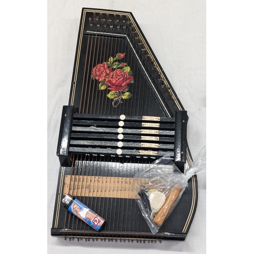 489 - Vintage zither -  All proceeds from this lot goes to NSPCC.