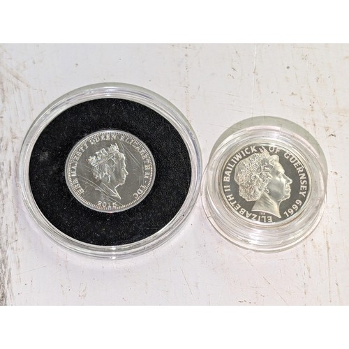 472 - 2015 T D C solid silver proof longest reigning monarch and 1999 Winston Churchill 125th birthday £1 ... 