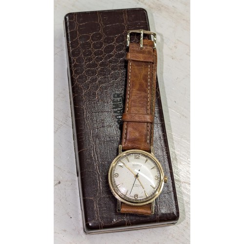 566 - Working Roamer 9CT gold cased 17 jewel Incabloc wristwatch 1960/70's in original case