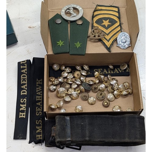 505 - Bundle of assorted military buttons, badges, ship tallys and epaulettes etc