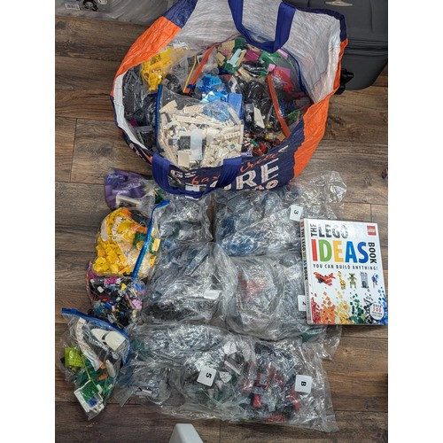 171 - VERY large bag of assorted mixed Lego with Lego idea book