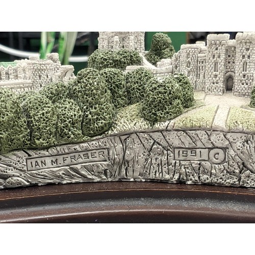 189 - Composite model of Windsor Castle (number 120) on 10.75 x 6