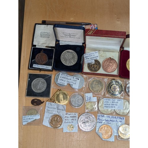 131 - Eclectic mix of 34 x assorted Medals from the Royal College of Music to Colwyn Bay Council