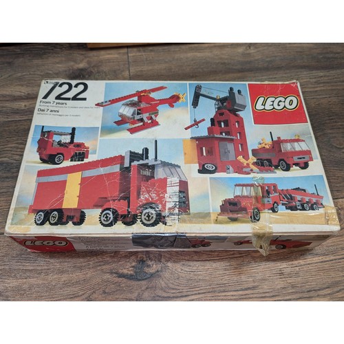 175 - Boxed and loose vintage Lego set no. 722 - unsure if all there