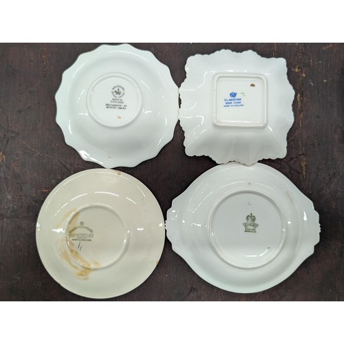 149 - 4 x assorted size small dishes to commemorate the coronation of Queen Elizabeth II