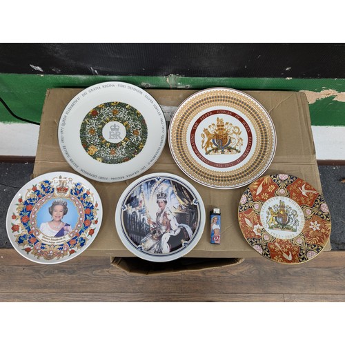 155 - 5 x assorted size commemorative plates by J&A, Crown Windsor, Crown Staffordshire, Royal Worcester a... 