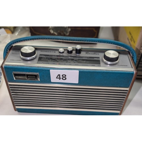 48 - Vintage Roberts Rambler portable radio