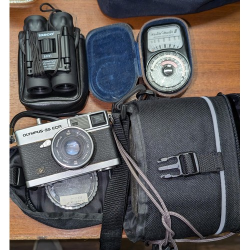 63 - Vintage Olympus 35 ECR camera in case with Weston Master III exposure meter and pair of spotting bin... 