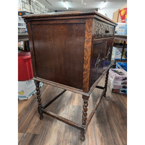 232 - 1920/30s Fullotone sound box wind up record player in Oak cabinet with assorted 78s and long play re... 