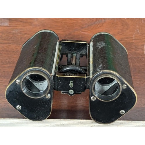 262 - Pair of genuine WWI Goerz Berlin, German trench binoculars in leather case with initialled top