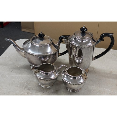 147 - Clean English made 4-piece tea service set