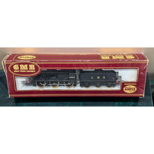 75 - Boxed and mint Airfix 00 gauge Fowler LMS engine and tender