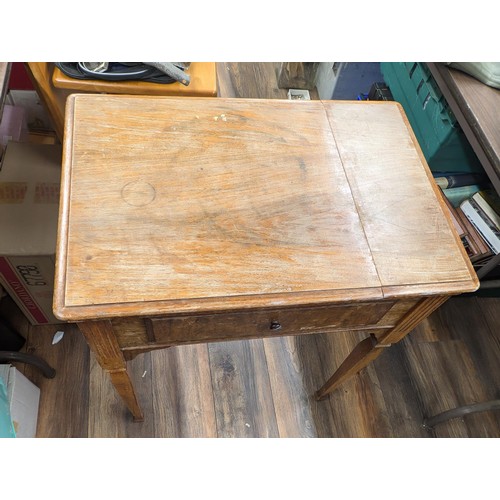 189 - Mid - Century sewing machine table with 1951 Singer 201K machine - wiring has been removed