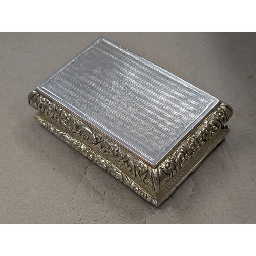 380 - Superb Antique large 105mm 70mm x 30mm solid sterling silver gilded snuff box. Hallmarked 