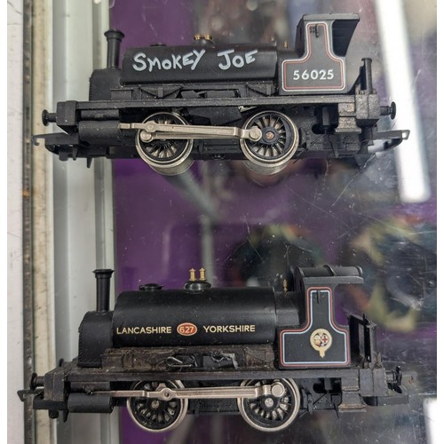 60 - 2 x Hornby Engines (Unboxed) Being Smokey Joe + Lancashire/Yorkshire 627