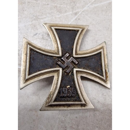 135 - German Iron Cross 1939 (black middle)